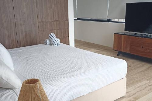 AR 2BR floor and sunset view