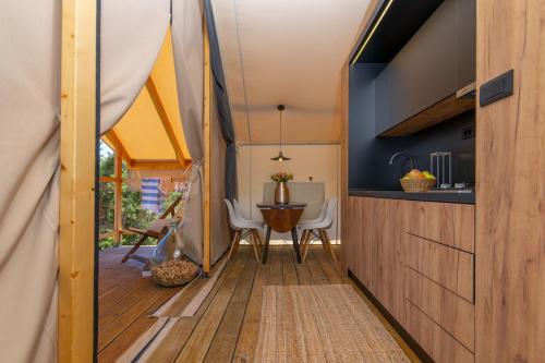 Létesítmények, Floria Glamping Garden in Gondolici Létesítmények, Floria Glamping Garden in Gondolici