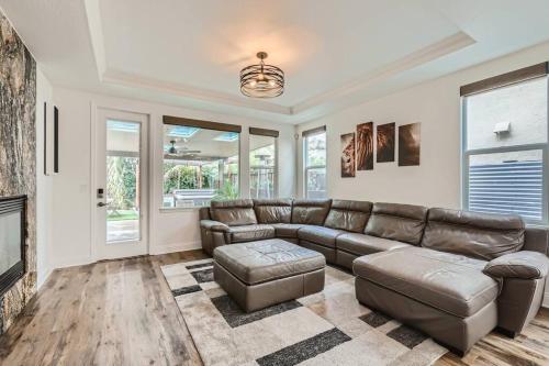 Luxury 3bd/2ba Roseville Home Hot Tub & Game Room in Stanford Luxury 3bd/2ba Roseville Home Hot Tub & Game Room in Stanford