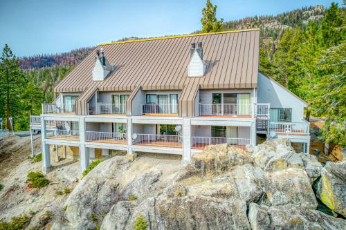 Eagle's Landing Condo 78 in Lakeshore (CA) Eagle's Landing Condo 78 in Lakeshore (CA)
