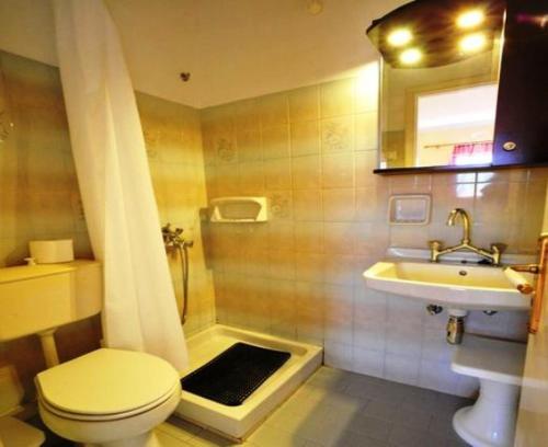 This photo about Apartments Corfu Sun Pool Side shared on HyHotel.com