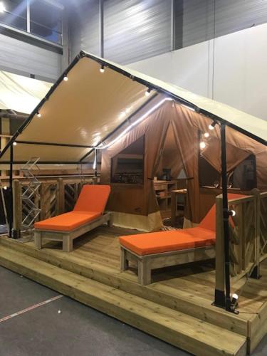 Oh! Campings - Camping Paradis A l'ombre des tilleuls in Peyrouse Oh! Campings - Camping Paradis A l'ombre des tilleuls in Peyrouse