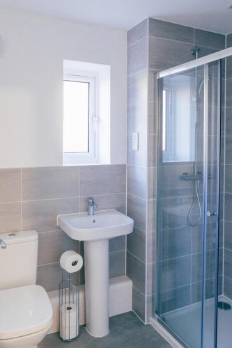 Banyo, Oakley Place - Room A Deluxe Ensuite in Frenchay and Stoke Park Banyo, Oakley Place - Room A Deluxe Ensuite in Frenchay and Stoke Park
