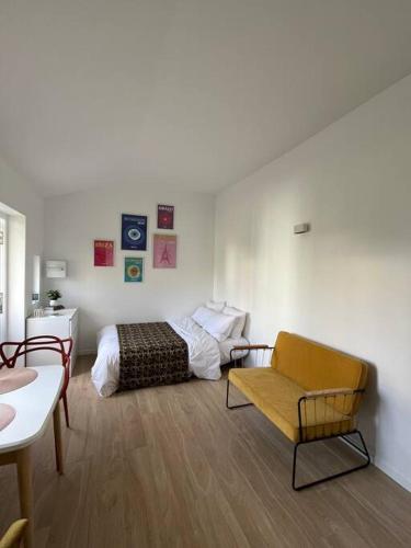 Studio luxueux & refait a neuf avec jardin in Saint-Cloud Studio luxueux & refait a neuf avec jardin in Saint-Cloud