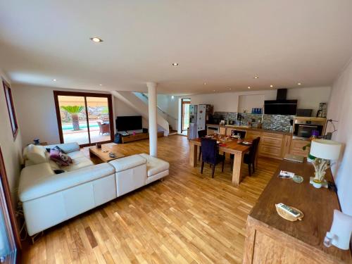 Villa Natval - 600 m2 in Maure Villa Natval - 600 m2 in Maure