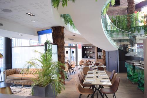 Restaurant, Marineland Resort in Antibes Restaurant, Marineland Resort in Antibes