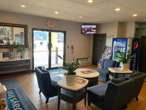 Buitenkant, Days Inn by Wyndham Louisville Airport Fair and Expo Center in Louisville (KY) Buitenkant, Days Inn by Wyndham Louisville Airport Fair and Expo Center in Louisville (KY)