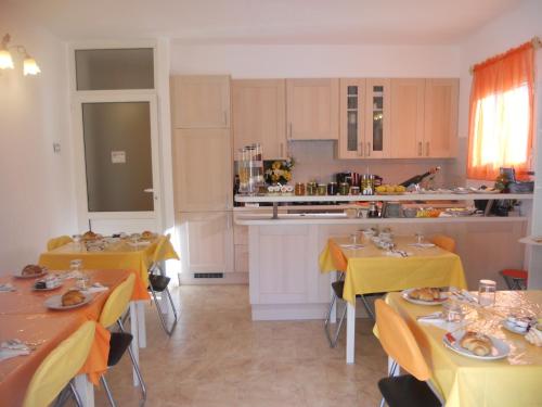 ห้องอาหาร, Agriturismo La Collina Verde in ริดาโรโล ห้องอาหาร, Agriturismo La Collina Verde in ริดาโรโล