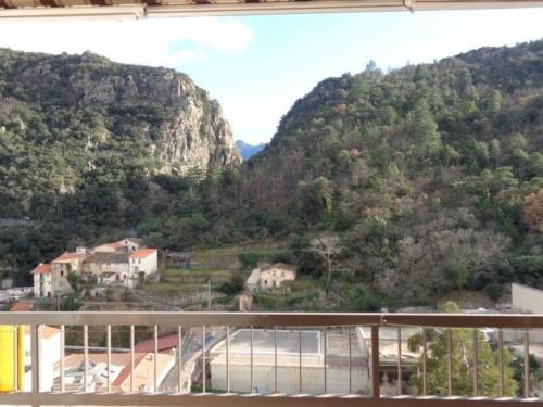 Studio Amélie-les-Bains-Palalda, 1 pièce, 2 personnes - FR-1-703-39 (Studio cosy avec balcon et parking - Proche cures et centre ville, Wifi, animaux acceptes - FR-1-703) in Arles-sur-Tech Studio Amélie-les-Bains-Palalda, 1 pièce, 2 personnes - FR-1-703-39 (Studio cosy avec balcon et parking - Proche cures et centre ville, Wifi, animaux acceptes - FR-1-703) in Arles-sur-Tech