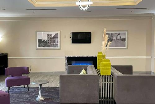 Előcsarnok, La Quinta Inn & Suites by Wyndham Waxahachie in Waxahachie Előcsarnok, La Quinta Inn & Suites by Wyndham Waxahachie in Waxahachie