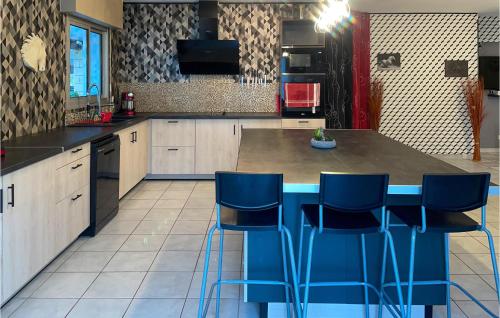 Kitchen, Amazing Home In Saint-Vivien-De-Medoc in Saint-Vivien-de-Medoc Kitchen, Amazing Home In Saint-Vivien-De-Medoc in Saint-Vivien-de-Medoc