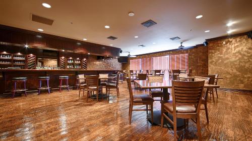 Best Western Plus Cimarron Hotel & Suites in Stillwater (OK) Best Western Plus Cimarron Hotel & Suites in Stillwater (OK)