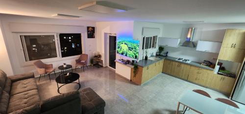 المرافق, Snow View Suite סוויטת סנו וויו in مجدل شمس المرافق, Snow View Suite סוויטת סנו וויו in مجدل شمس