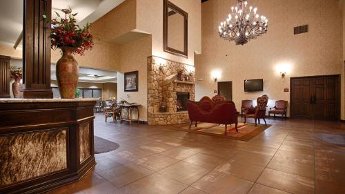 Best Western Plus Cimarron Hotel & Suites in Stillwater (OK) Best Western Plus Cimarron Hotel & Suites in Stillwater (OK)