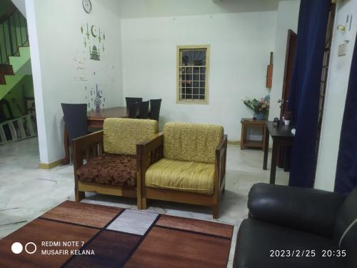 Homestay Bukit Beruntung near Pasar Malam Bukit Sentosa Night Market Homestay Bukit Beruntung near Pasar Malam Bukit Sentosa Night Market