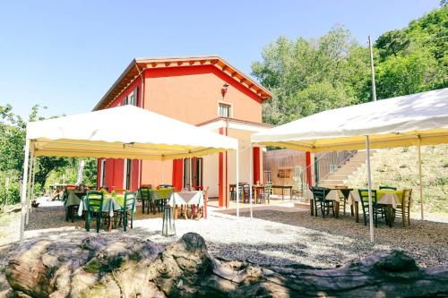 Restoran, Agriturismo LA VECCHIA CASCINA in Filattiera Restoran, Agriturismo LA VECCHIA CASCINA in Filattiera