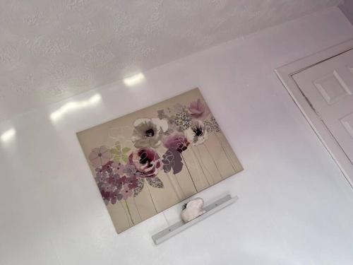 Treetops - Sleeps 8 entire house private parking close to town centre and stadium in Wigan Treetops - Sleeps 8 entire house private parking close to town centre and stadium in Wigan