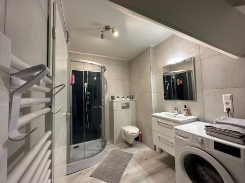 Μπάνιο, Amazing Hyper Central Flat- Esch in Esch Sur Alzette Μπάνιο, Amazing Hyper Central Flat- Esch in Esch Sur Alzette