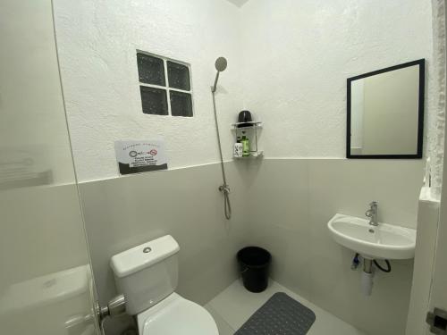 Bathroom, REMMs PLACE non aircon unit B in Santa Maria Bathroom, REMMs PLACE non aircon unit B in Santa Maria
