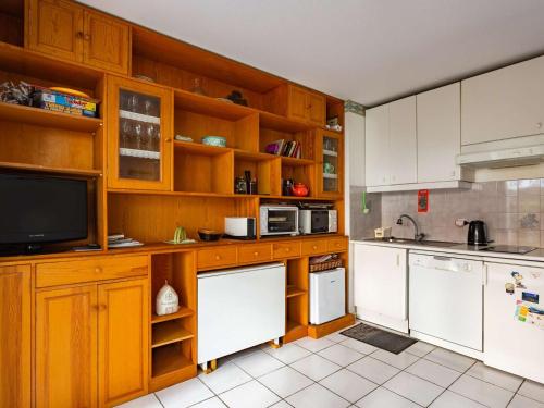 Appartement RDC avec terrasse, piscine et parking à 1km de la plage - FR-1-2-418 (Appartement RDC avec terrasse, piscine et parking a 1km de la plage - FR-1-2-418) in Hendaye Appartement RDC avec terrasse, piscine et parking à 1km de la plage - FR-1-2-418 (Appartement RDC avec terrasse, piscine et parking a 1km de la plage - FR-1-2-418) in Hendaye