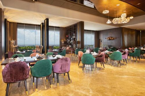 Pub/Lounge, MORAZEN Surabaya near Gubeng Railway Station Pub/Lounge, MORAZEN Surabaya near Gubeng Railway Station