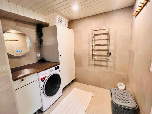 Welcoming shared room with free parking and sauna in Vantaa Welcoming shared room with free parking and sauna in Vantaa
