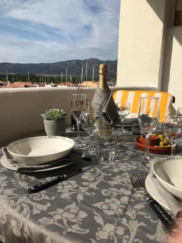 Ban công/sân hiên, Superbe appartement en résidence avec piscine. (Superbe appartement en residence avec piscine.) in Roses Ban công/sân hiên, Superbe appartement en résidence avec piscine. (Superbe appartement en residence avec piscine.) in Roses