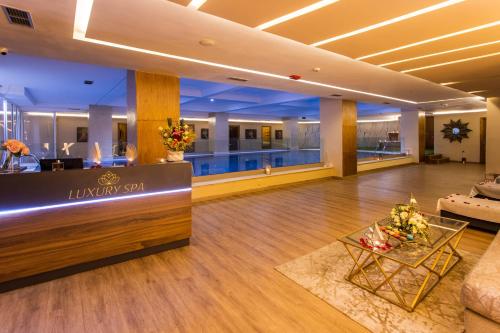르 제니스 호텔 앤 스파 (Le Zenith Hotel and SPA) in 알 피다 르 제니스 호텔 앤 스파 (Le Zenith Hotel and SPA) in 알 피다