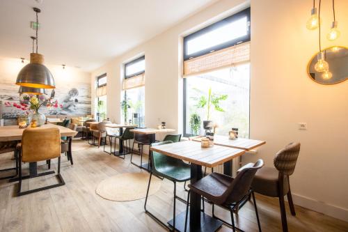餐廳, 尼普頓酒店 (Hotel Neptunus) in 埃特蒙德 安 奇伊 餐廳, 尼普頓酒店 (Hotel Neptunus) in 埃特蒙德 安 奇伊
