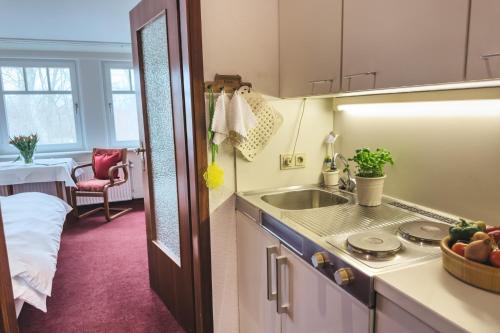 Kitchen, Gastehaus Roll - Studio 5 in Norderney Kitchen, Gastehaus Roll - Studio 5 in Norderney