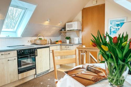 Kitchen, Gastehaus Roll - Wohnung 3 in Norderney Kitchen, Gastehaus Roll - Wohnung 3 in Norderney