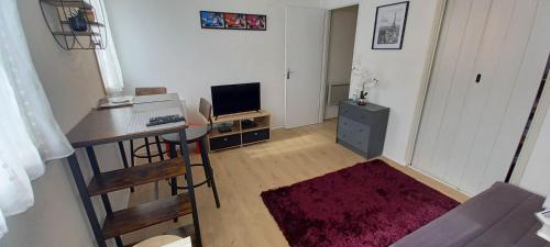 Facilities, Le Zen -studio tout equipe- WIFI Fibre- centre ville avec parking in Tarbes Facilities, Le Zen -studio tout equipe- WIFI Fibre- centre ville avec parking in Tarbes