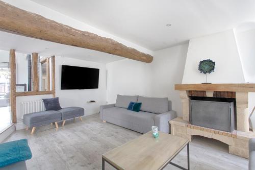 Le Nalan Johannisien - Grande maison avec piscine et jacuzzi in Le Plessis Luzarches Le Nalan Johannisien - Grande maison avec piscine et jacuzzi in Le Plessis Luzarches
