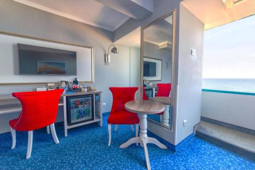 INTERNATIONAL Hotel Casino & Tower Suites in Varna INTERNATIONAL Hotel Casino & Tower Suites in Varna