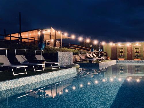 Swimming pool, Glamping&BeerSpa Scialla Sul Lago in Pignola Swimming pool, Glamping&BeerSpa Scialla Sul Lago in Pignola