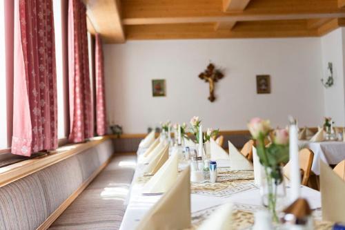 Banquet hall, Landhotel Zum Jagerstockl in Grafenau Banquet hall, Landhotel Zum Jagerstockl in Grafenau