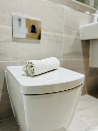 Stylish studio apartment near to Old Trafford stadium near Manchester United Football Club Ltd. Stylish studio apartment near to Old Trafford stadium near Manchester United Football Club Ltd.