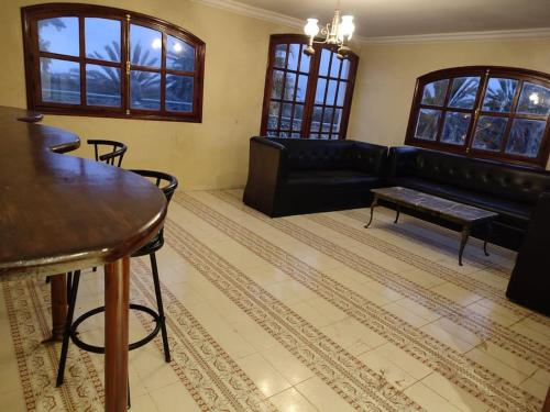 Escape! Ultimate Getaway for Friends in Casablanca Escape! Ultimate Getaway for Friends in Casablanca