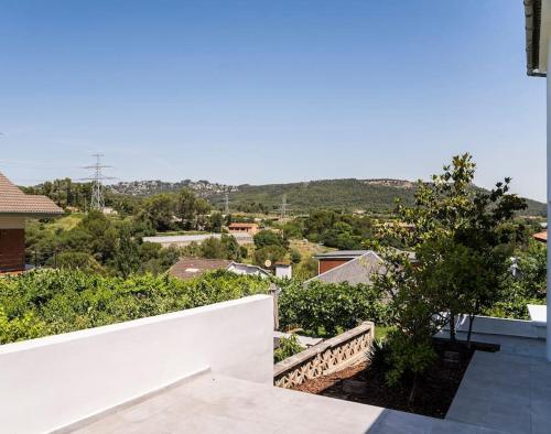 20 min from BCN- Charming house w/ pool & BBQ area in Pallejá 20 min from BCN- Charming house w/ pool & BBQ area in Pallejá