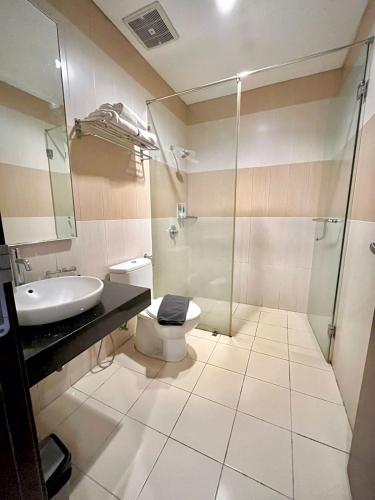 Bathroom, Lembah Permai Resort in Cipanas Bathroom, Lembah Permai Resort in Cipanas