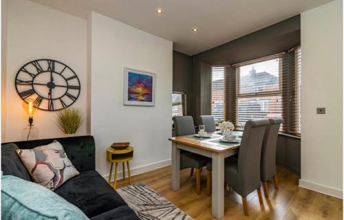 Modern 3 Bed close to QMC hospital Beeston 15 Minute drive to Nottingham city centre near Rushcliffe Country Park Modern 3 Bed close to QMC hospital Beeston 15 Minute drive to Nottingham city centre near Rushcliffe Country Park