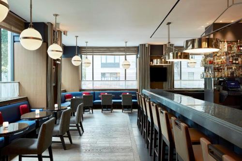 Паб, Loews Regency Hotel New York in Аппер-Ист-Сайд Паб, Loews Regency Hotel New York in Аппер-Ист-Сайд