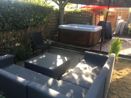 Appartement contemporain jardin & jacuzzi in Voisins-le-Bretonneux Appartement contemporain jardin & jacuzzi in Voisins-le-Bretonneux