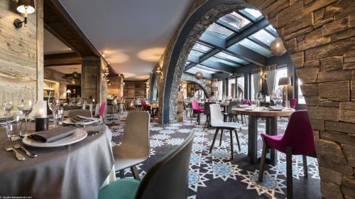 Restaurant, Hotel Village Montana by Les Etincelles in Tignes Restaurant, Hotel Village Montana by Les Etincelles in Tignes