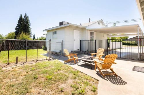 บริการและสิ่งอำนวยความสะดวก, Misha’s Hunn Cottage in ยูบา ซิตี้ (CA) บริการและสิ่งอำนวยความสะดวก, Misha’s Hunn Cottage in ยูบา ซิตี้ (CA)