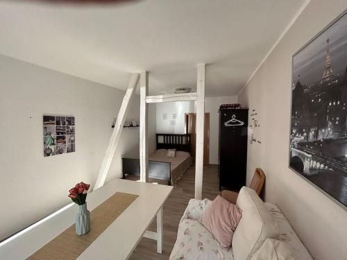 Ferienwohnung am Doberanerplatz in โครเพลีเนอร์ ทอร์ ฟอร์สตัดท์ Ferienwohnung am Doberanerplatz in โครเพลีเนอร์ ทอร์ ฟอร์สตัดท์