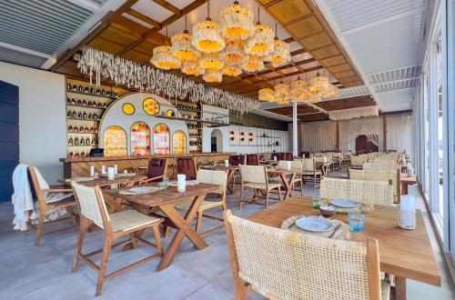 Restaurante, OCEAN BLUE HOTEL & RESORT -Jbeil in Byblos (Jbeil) Restaurante, OCEAN BLUE HOTEL & RESORT -Jbeil in Byblos (Jbeil)