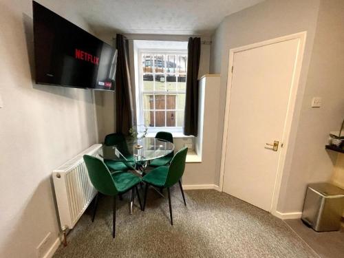 Brighton Beach Apartments & Hot Tubs in Brighton and Hove Brighton Beach Apartments & Hot Tubs in Brighton and Hove