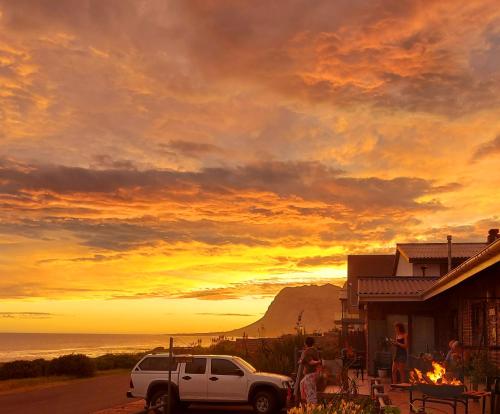 La Mer Seafront Selfcatering Accommodation Kleinmond in Kleinmond La Mer Seafront Selfcatering Accommodation Kleinmond in Kleinmond