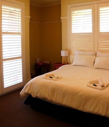 Palace Hotel Mortlake Sydney in Drummoyne Palace Hotel Mortlake Sydney in Drummoyne
